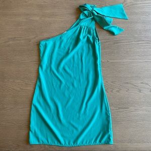 One shoulder dress